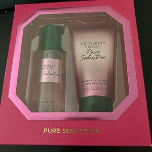 Victoria's Secret Pure Seduction 2 Piece Mini Mist & Lotion Gift Set.